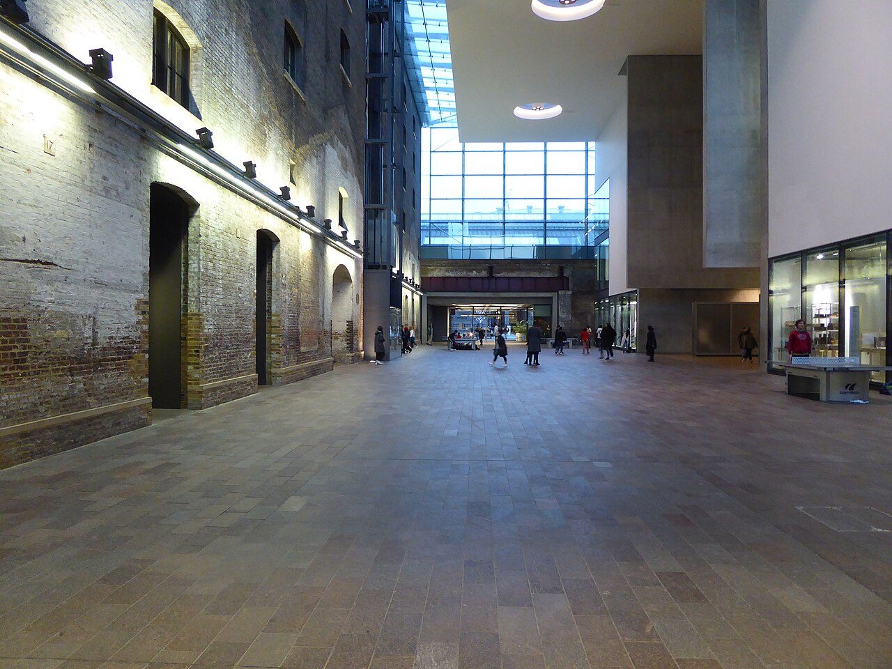 Central Saint Martins — Londres, Royaume-Uni — mode, graphisme et design textile